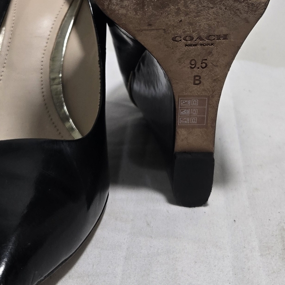 Coach - Women's Black Orchard Wedge With Gold Detail Size 9.5M - Picture 4 of 4
